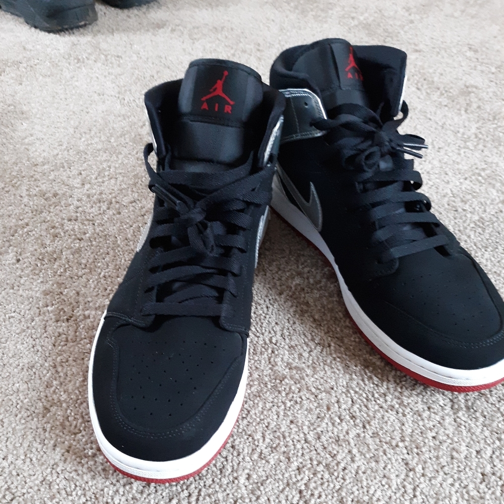 Jordan mids.
